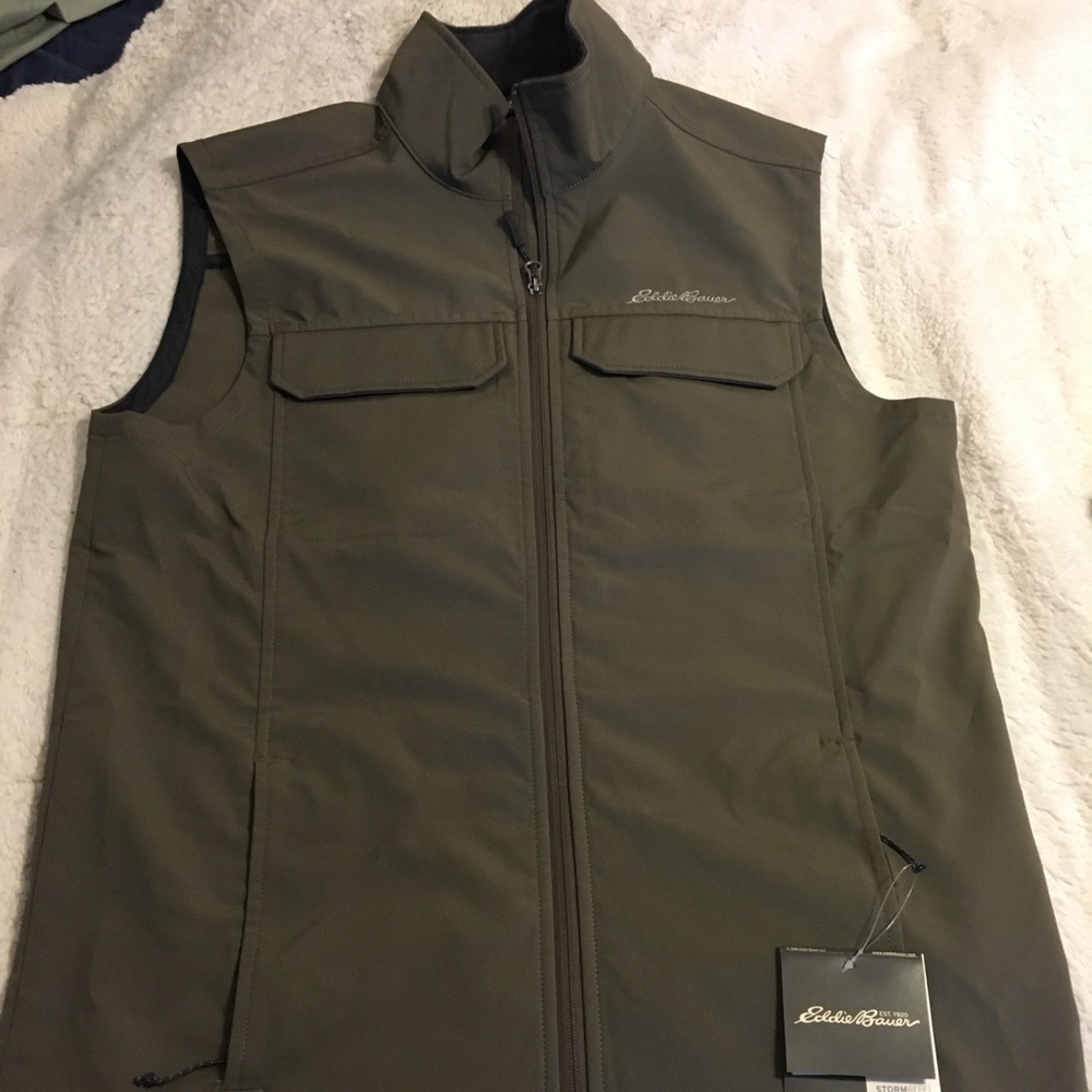 New Eddie Bauer vest with tags never worn!